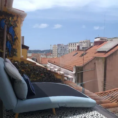 דירה Peaceful Loft - Amazing Terrace & View ליסבון